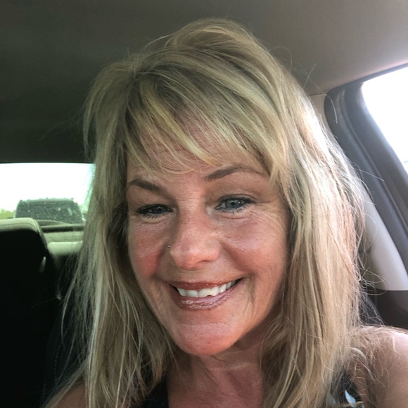 Meet your Posher, Shelly - Picture 1 of 1